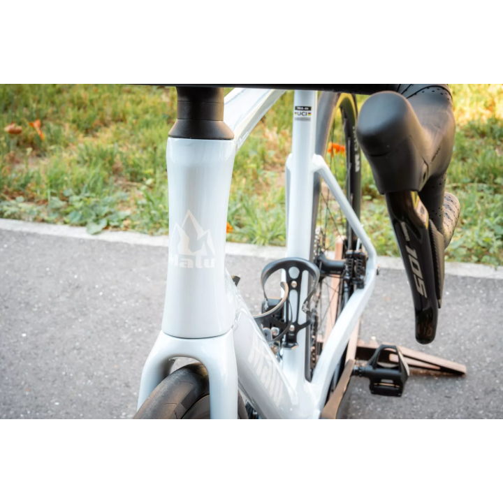 Volturno Whitney Edition – vélo route carbone All-Road Endurance